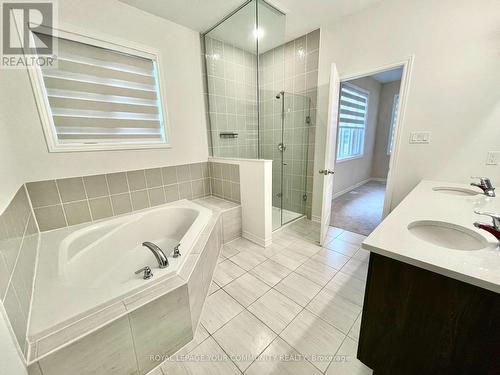 29 Hickling Lane, Ajax, ON - Indoor Photo Showing Bathroom