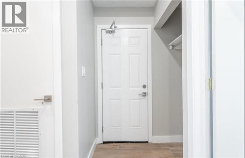 102 Wellington Street N Unit# 2, Hamilton, ON - Indoor Photo Showing Other Room