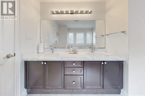 50 Ben Sinclair Avenue, East Gwillimbury, ON - Indoor Photo Showing Bathroom