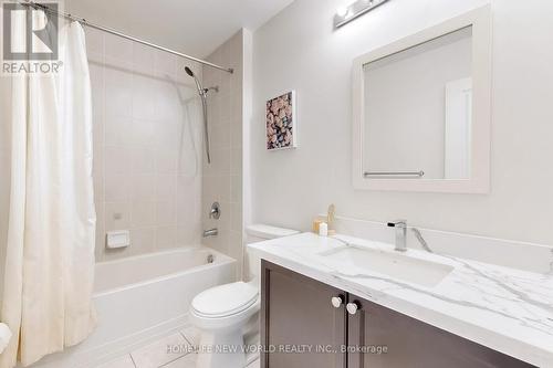 50 Ben Sinclair Avenue, East Gwillimbury, ON - Indoor Photo Showing Bathroom