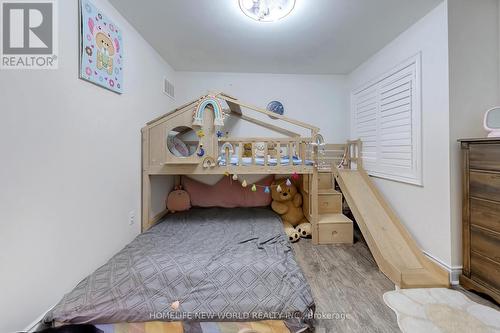 50 Ben Sinclair Avenue, East Gwillimbury, ON - Indoor Photo Showing Other Room