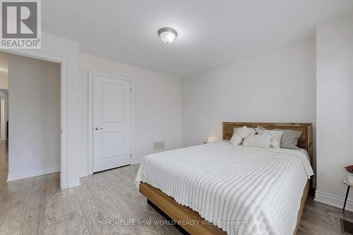 50 Ben Sinclair Avenue, East Gwillimbury, ON - Indoor Photo Showing Bedroom