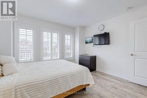 50 Ben Sinclair Avenue, East Gwillimbury, ON - Indoor Photo Showing Bedroom