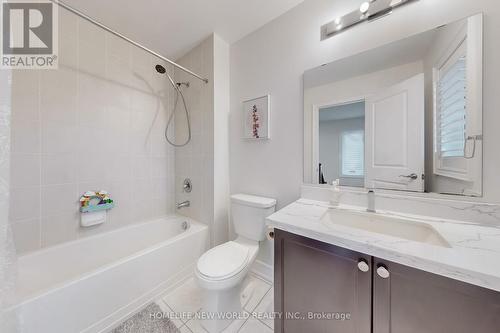 50 Ben Sinclair Avenue, East Gwillimbury, ON - Indoor Photo Showing Bathroom