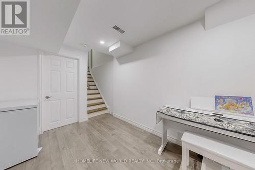 50 Ben Sinclair Avenue, East Gwillimbury, ON - Indoor Photo Showing Other Room