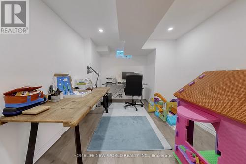 50 Ben Sinclair Avenue, East Gwillimbury, ON - Indoor