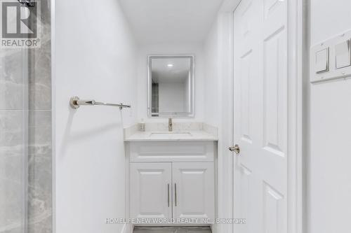 50 Ben Sinclair Avenue, East Gwillimbury, ON - Indoor Photo Showing Bathroom
