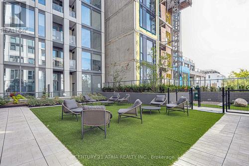 1820 - 2020 Bathurst Street, Toronto, ON - Outdoor With Facade