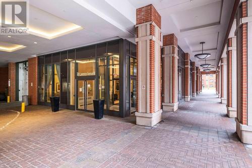 619 - 800 Lawrence Avenue W, Toronto, ON - Indoor Photo Showing Other Room