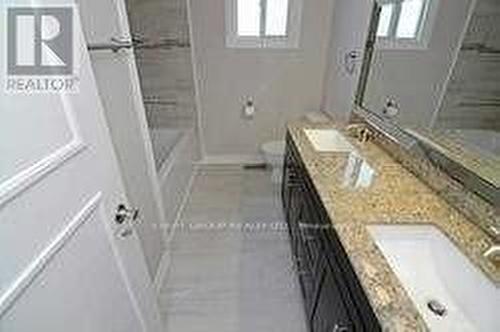1492 Fieldlight Boulevard, Pickering, ON - Indoor Photo Showing Bathroom