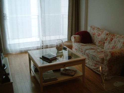 Living room - 612-3705 Av. Dupuis, Montréal (Côte-Des-Neiges/Notre-Dame-De-Grâce), QC - Indoor