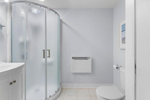 Bathroom - 66 Rue Douglas-Anderson, Châteauguay, QC - Indoor Photo Showing Bathroom