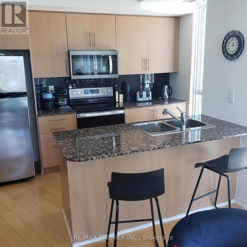 3308 - 65 Bremner Boulevard, Toronto, ON - Indoor Photo Showing Kitchen With Double Sink