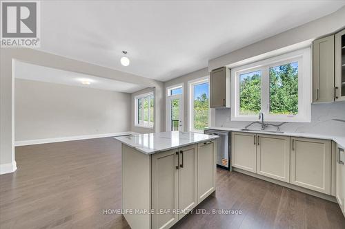 1242 Talisman Manor, Pickering, ON - Indoor Photo Showing Kitchen With Upgraded Kitchen