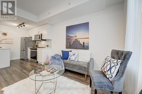 8 - 1479 O'Connor Drive, Toronto, ON - Indoor Photo Showing Other Room