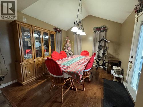 1837 109 Avenue, Dawson Creek, BC - Indoor Photo Showing Dining Room