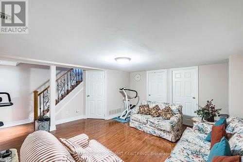 4284 Sawmill Valley Drive, Mississauga, ON - Indoor Photo Showing Living Room