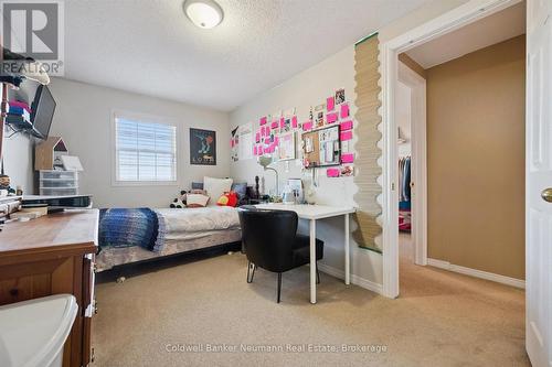 33 - 124 Gosling Gardens, Guelph (Clairfields/Hanlon Business Park), ON - Indoor Photo Showing Bedroom