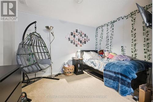 33 - 124 Gosling Gardens, Guelph (Clairfields/Hanlon Business Park), ON - Indoor Photo Showing Bedroom