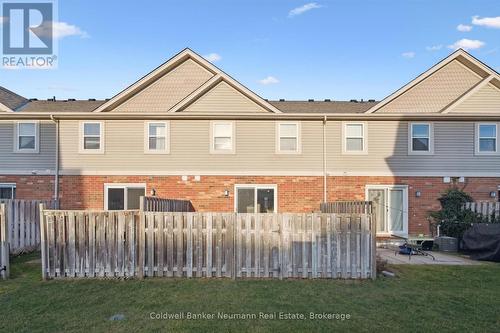 33 - 124 Gosling Gardens, Guelph (Clairfields/Hanlon Business Park), ON - Outdoor