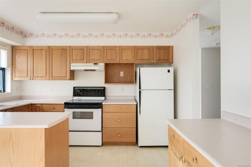 405-1063 Southgate St, Victoria, BC - Indoor Photo Showing Kitchen