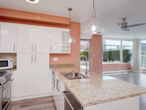 N609-737 Humboldt St, Victoria, BC - Indoor Photo Showing Kitchen With Double Sink