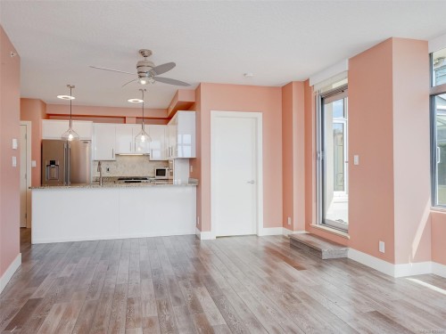 N609-737 Humboldt St, Victoria, BC - Indoor Photo Showing Kitchen