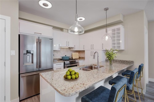 N609-737 Humboldt St, Victoria, BC - Indoor Photo Showing Kitchen With Double Sink With Upgraded Kitchen