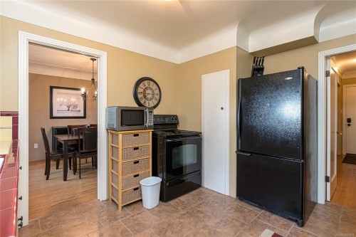 1465 Derby Rd, Saanich, BC 