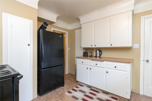 1465 Derby Rd, Saanich, BC 