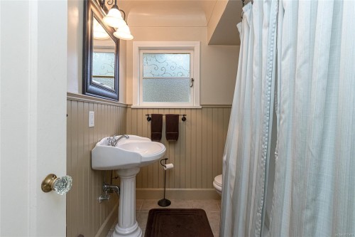 1465 Derby Rd, Saanich, BC 