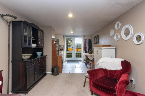 1465 Derby Rd, Saanich, BC 