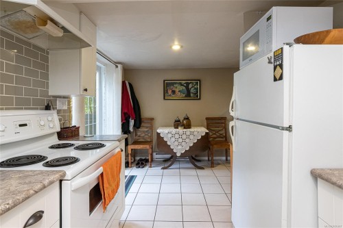 1465 Derby Rd, Saanich, BC 