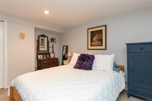 1465 Derby Rd, Saanich, BC 