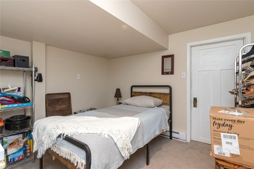 1465 Derby Rd, Saanich, BC 