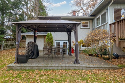 1465 Derby Rd, Saanich, BC 