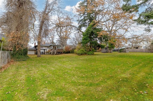 1465 Derby Rd, Saanich, BC 