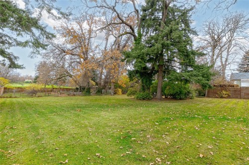 1465 Derby Rd, Saanich, BC 