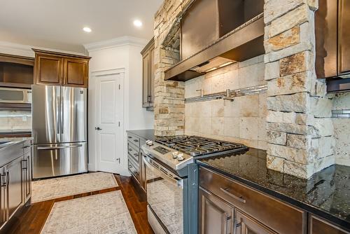 2584 Lucinde Road, West Kelowna, BC - Indoor Photo Showing Kitchen With Upgraded Kitchen