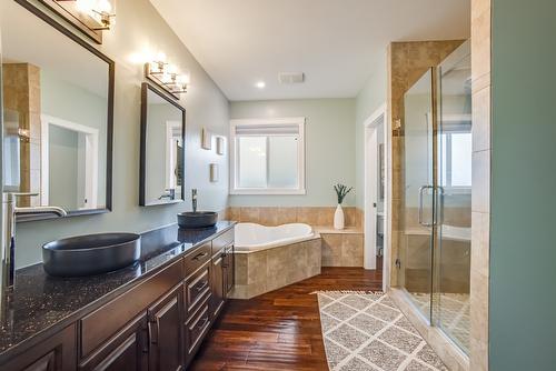 2584 Lucinde Road, West Kelowna, BC - Indoor Photo Showing Bathroom