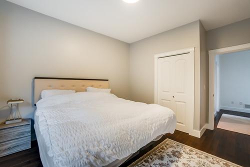 2584 Lucinde Road, West Kelowna, BC - Indoor Photo Showing Bedroom