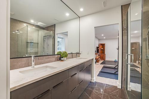 2584 Lucinde Road, West Kelowna, BC - Indoor Photo Showing Bathroom