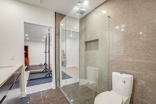 2584 Lucinde Road, West Kelowna, BC - Indoor Photo Showing Bathroom