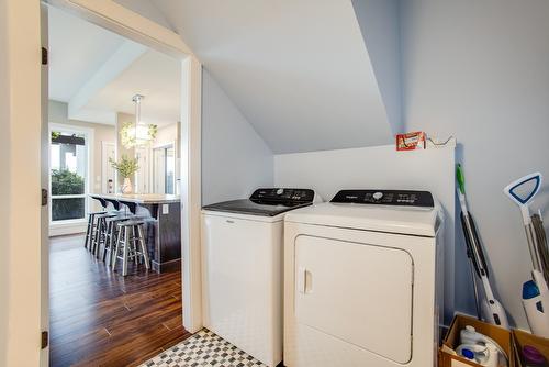 2584 Lucinde Road, West Kelowna, BC - Indoor Photo Showing Laundry Room