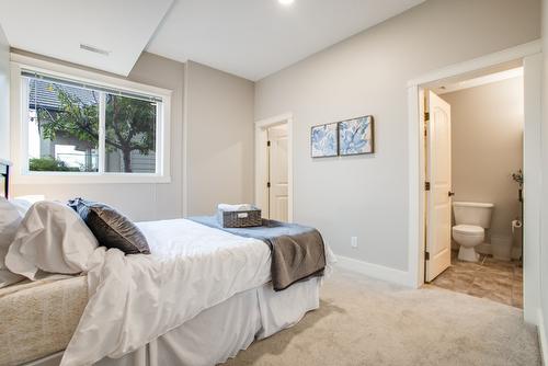 2584 Lucinde Road, West Kelowna, BC - Indoor Photo Showing Bedroom