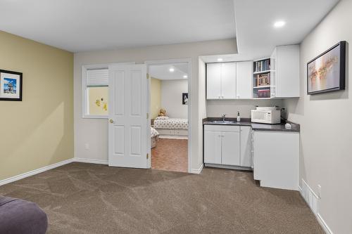 3917 Gallaghers Circle, Kelowna, BC - Indoor