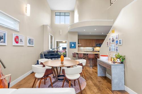 19-570 Sarsons Road, Kelowna, BC - Indoor Photo Showing Dining Room