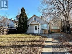 836 K AVENUE N  Saskatoon, SK S7L 2N1