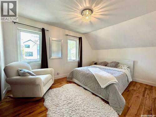 537 F Avenue S, Saskatoon, SK - Indoor Photo Showing Bedroom