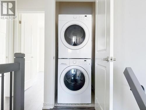 172 Squire Crescent, Oakville, ON - Indoor Photo Showing Laundry Room